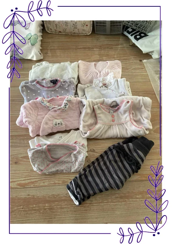 Lot fille 1 mois (9 pièces)